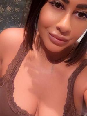 Paola - Erotische Masseurin in Lausanne
