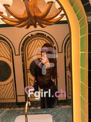 Paris - Escort à Neuchâtel
