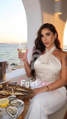 Paula - Escort in Genf
