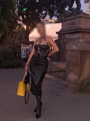 Raquel - Dominatrix BDSM a Genève
