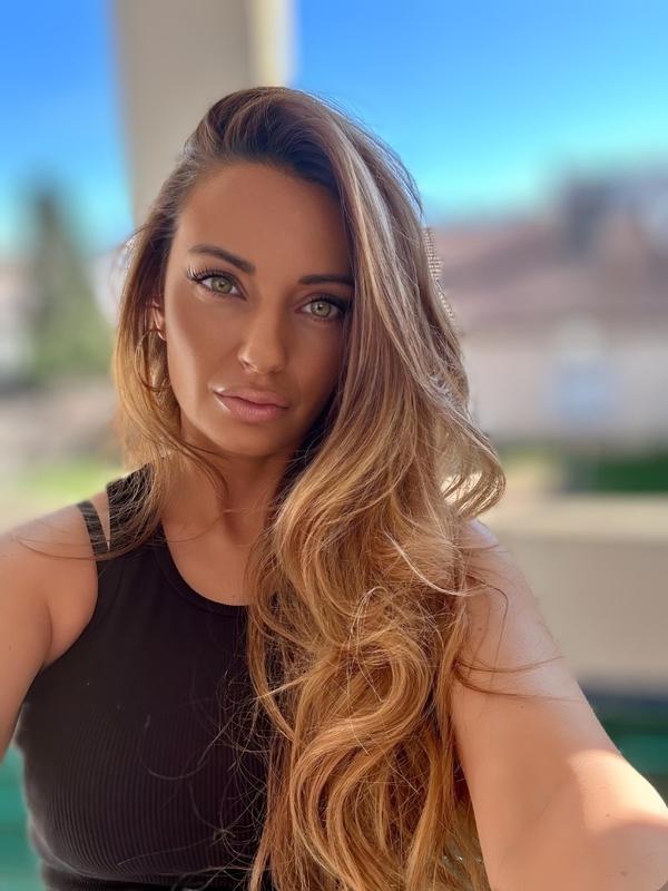 Rebecca - Escort in Cité-Centre
