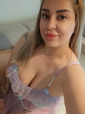 Rebeka - Escort à Collombey
