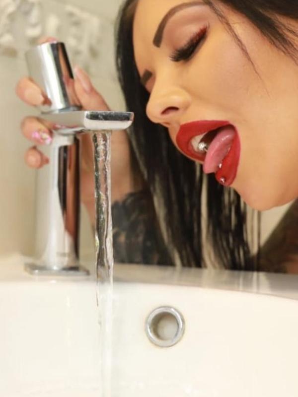 Rebeka - Escort in Martigny
