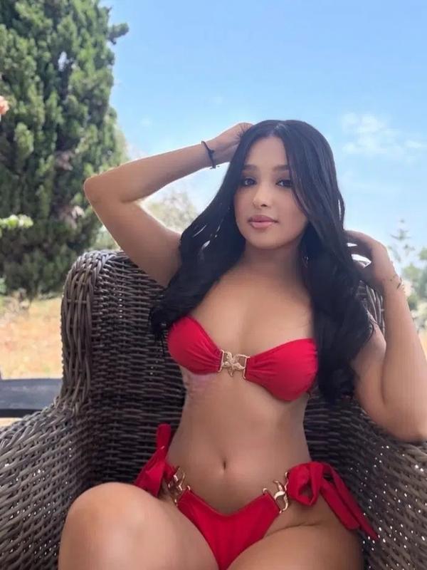 Reby - Escort en Martigny
