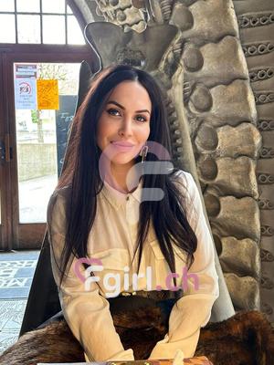 Ariana - Escort à Neuchâtel

