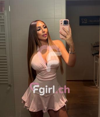 Rym - Escort in Carouge
