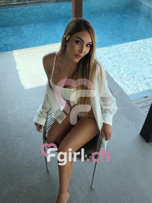 Rym - Escort in Carouge
