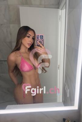 Rym - Escort in Carouge
