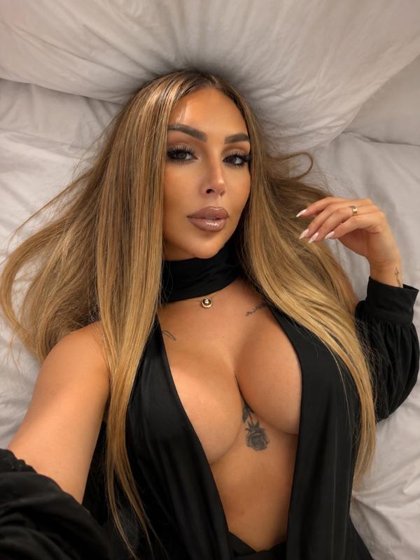 Rym - Escort in Carouge
