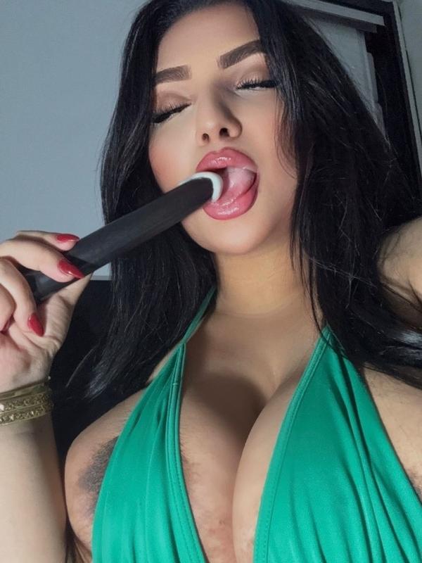 Rym - Escort en Fribourg
