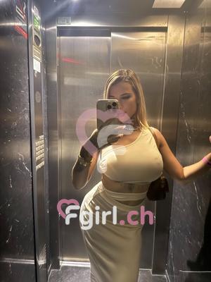 Sabrina - Escort in Neuenburg
