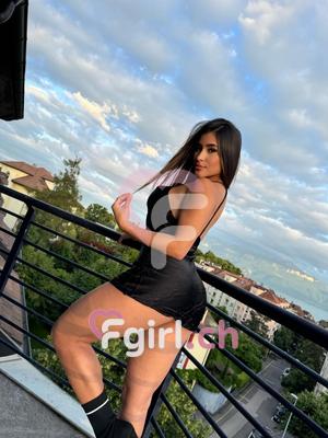 Samantha - Escort in Montreux
