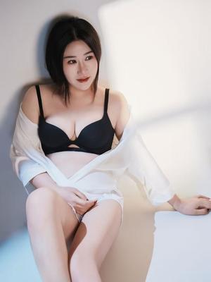 Sandy - Escort en Genève
