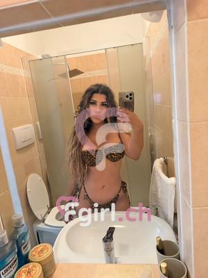 Sannia - Escort in Genf
