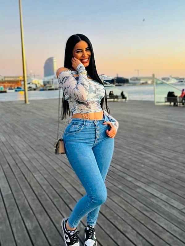 Sara - Escort in Neuenburg
