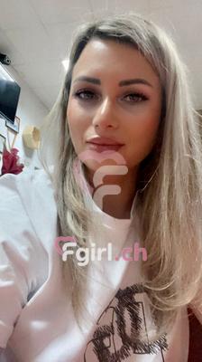 Sarah - Escort in Martigny