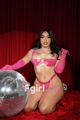 Sasha - Escort in Montreux
