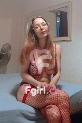 Scarlett - Escort in Collombey
