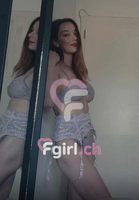 Scarlett - Escort in Collombey
