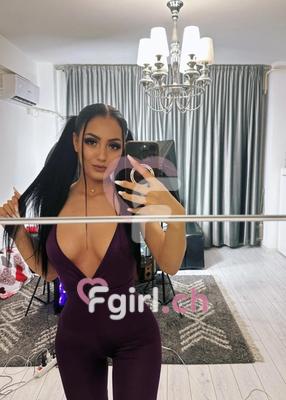 Selena - Escort à Neuchâtel
