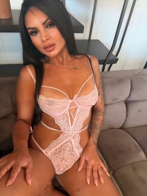 Alicia - Escort in Vevey
