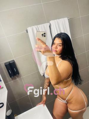 Shopia - Escort in Neuenburg