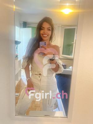Sofia - Erotische Masseurin in Nyon