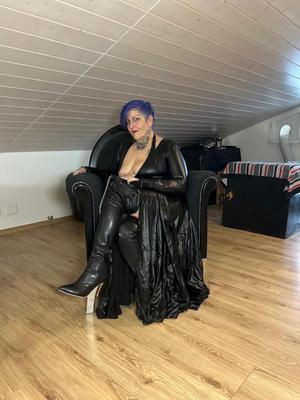 Soniacavalone - BDSM Dominatrix in Fribourg
