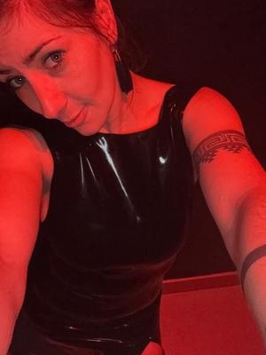 Stella Karnage - Dominatrice BDSM à Lausanne
