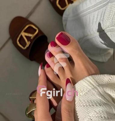 Tara - Escort in Genf
