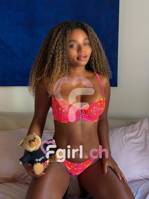 Tyanna - Escort in Eaux-vives
