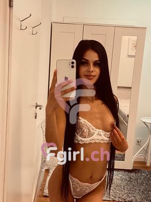 Uma - Escort a Genève