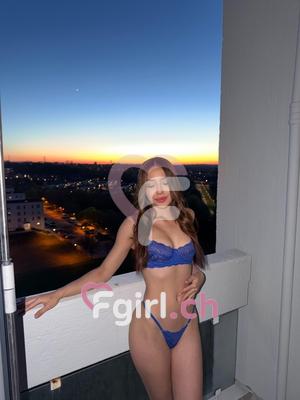 Vaiolet - Escort in Neuenburg
