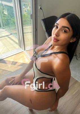 Valentina - Escort in Montreux
