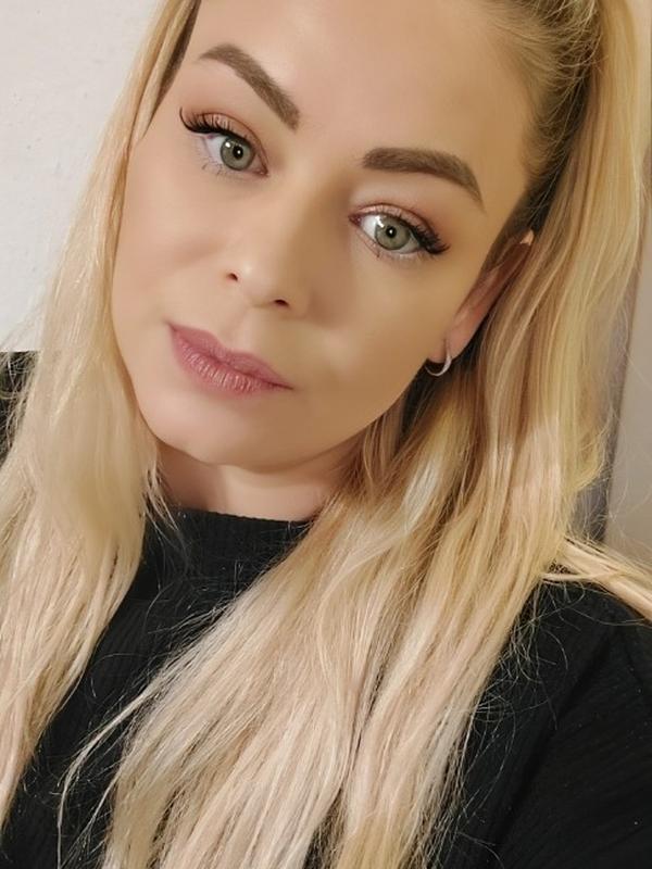 Valentina - Escort à Eaux-vives
