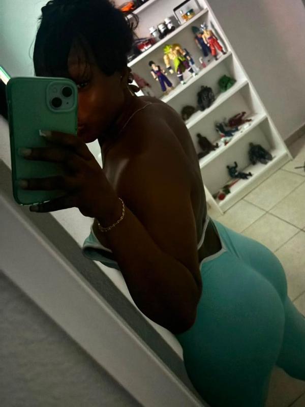 Valerie - Escort in Le Locle
