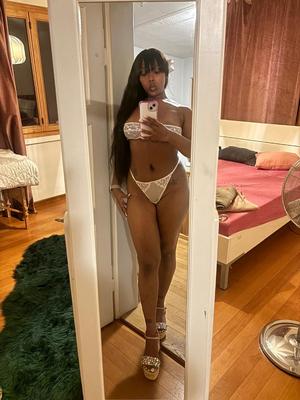 Valerie - Escort in Le Locle
