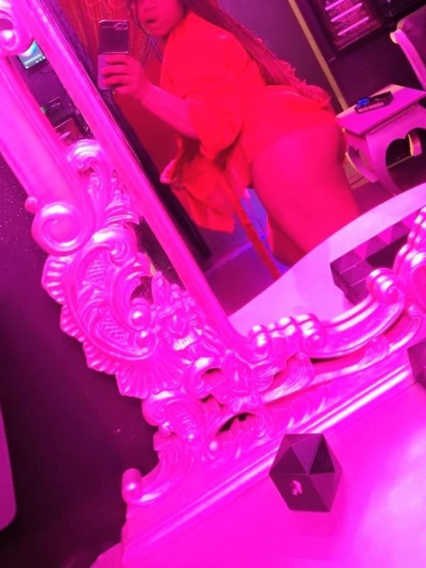 Verada - Erotische Masseurin in Montreux
