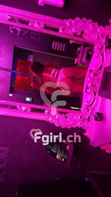 Verada - Erotische Masseurin in Montreux
