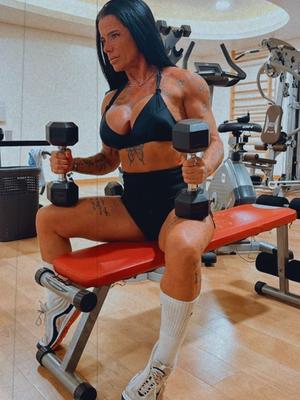 Vivi Mancini - Escort a Lausanne
