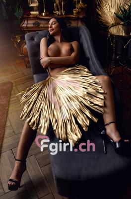 Viky - Erotische Masseurin in Payerne
