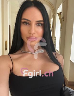 Viky - Erotische Masseurin in Payerne