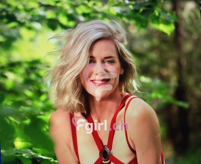 Violet - Erotic masseuse in Lausanne
