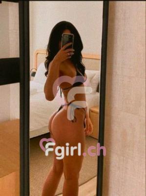Violeta - Escort a Collombey
