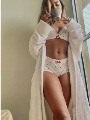 Violette - Escort in Crissier

