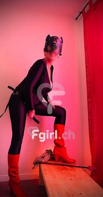 Xenia - Dominatrice BDSM à Genève
