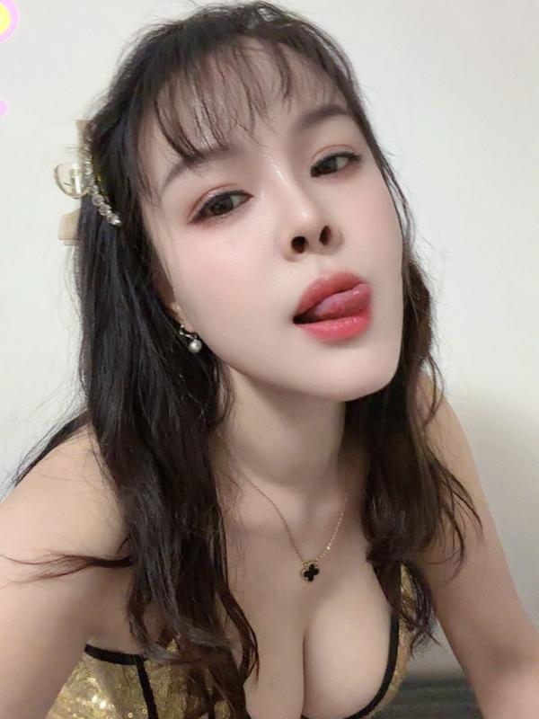 Xiao Hui - Escort à Lausanne
