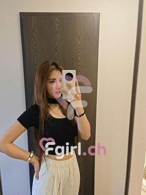 Xiaoyue - Escort in Freiburg
