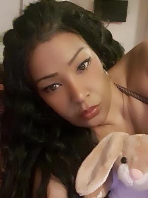 Yailin - Escort à Saxon
