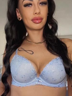 Yasmine - Escort in Neuenburg
